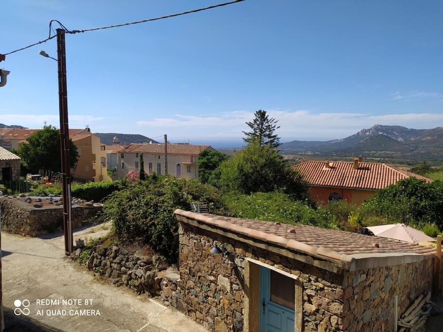 Duplex Avec Jardin, Proche Village Calenzana Exterior foto
